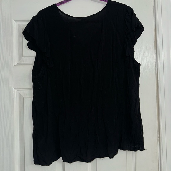 Women’s Old Navy short sleeved blouse size xxl - Picture 2 of 5